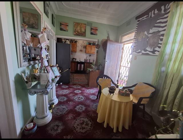 2 BEDROOM APARTMENT FOR SALE IN SPRINGS CENTRAL